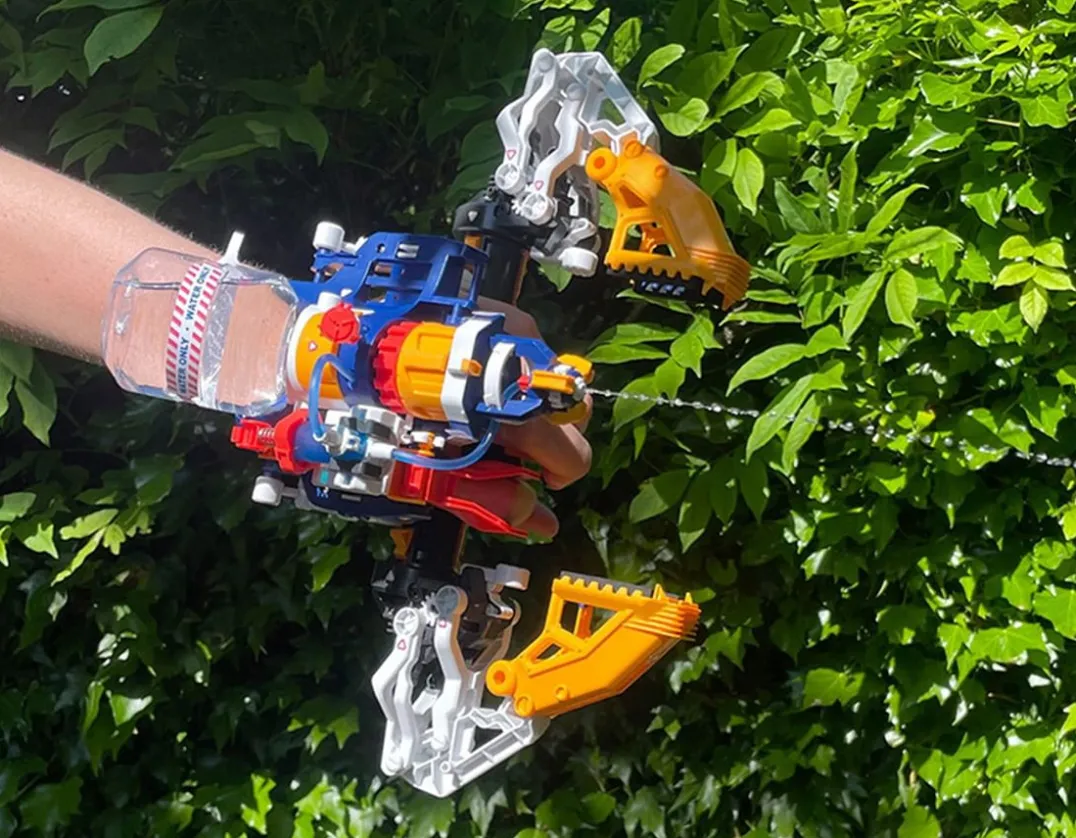Mega Cyborg Water Blaster - 5-in-1<The Source New