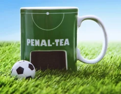 Penal-Tea - Football Mug & Ball<Boxer Gifts Online